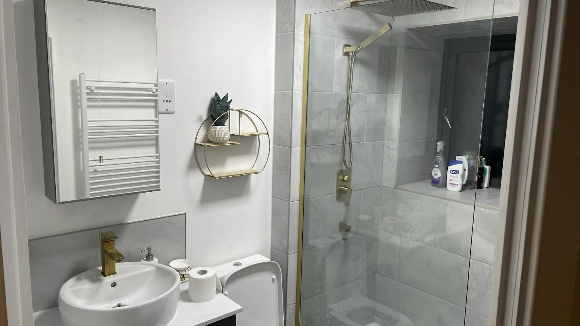 Charming 2-Bed Apartment In Bow London 0*,  United Kingdom